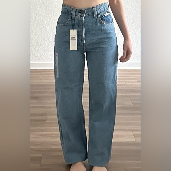 Calvin Klein High Waist Relaxed Straight Jeans - Picture 1 of 6